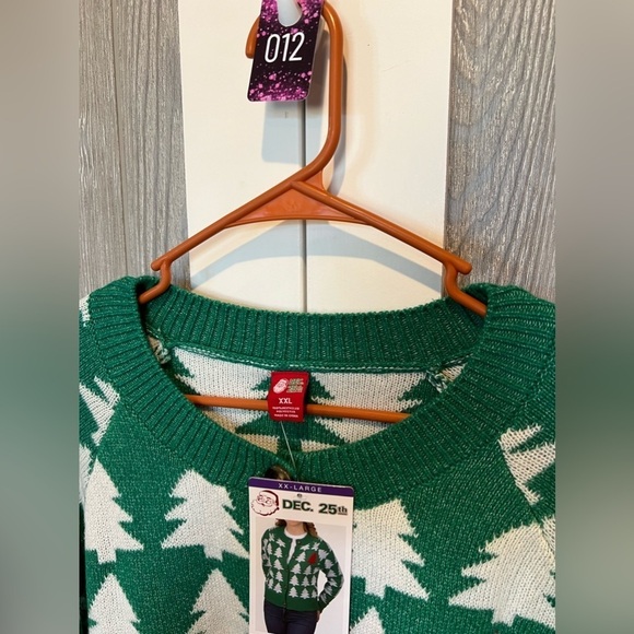 B13.02 NWT Christmas Sweater Plus XXL - Picture 3 of 5